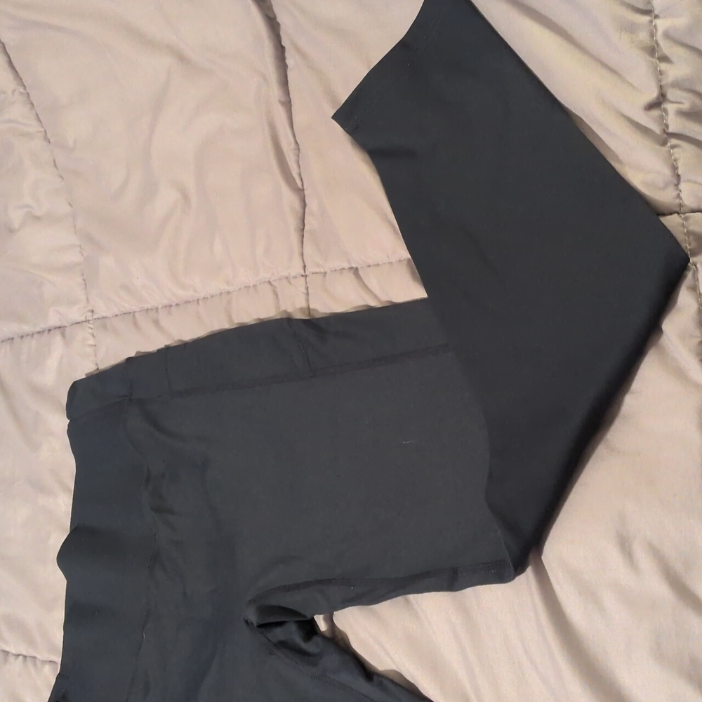 Navy 3/4 Leggings High-Waisted XS, New No Tags.
